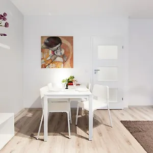 Project Comfort Apartament Dywizjonu 303 175/8 Warszawa